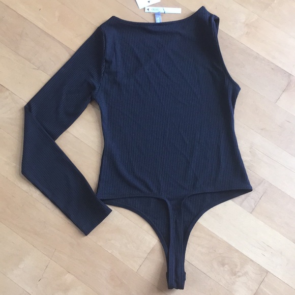 asos one shoulder one arm black ribbed bodysuit - Picture 3 of 16